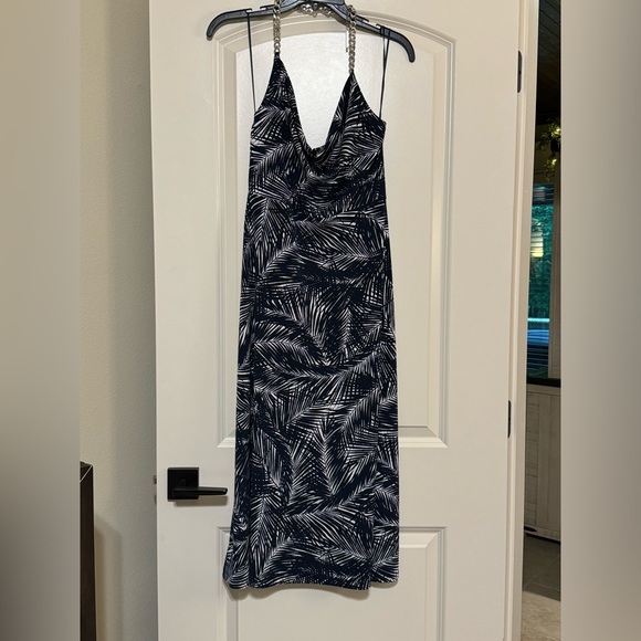 🆕MICHAEL MICHAEL KORS Ladies Navy Open Back Unlined Chain-link Strap Midi
Dress - Picture 2 of 14